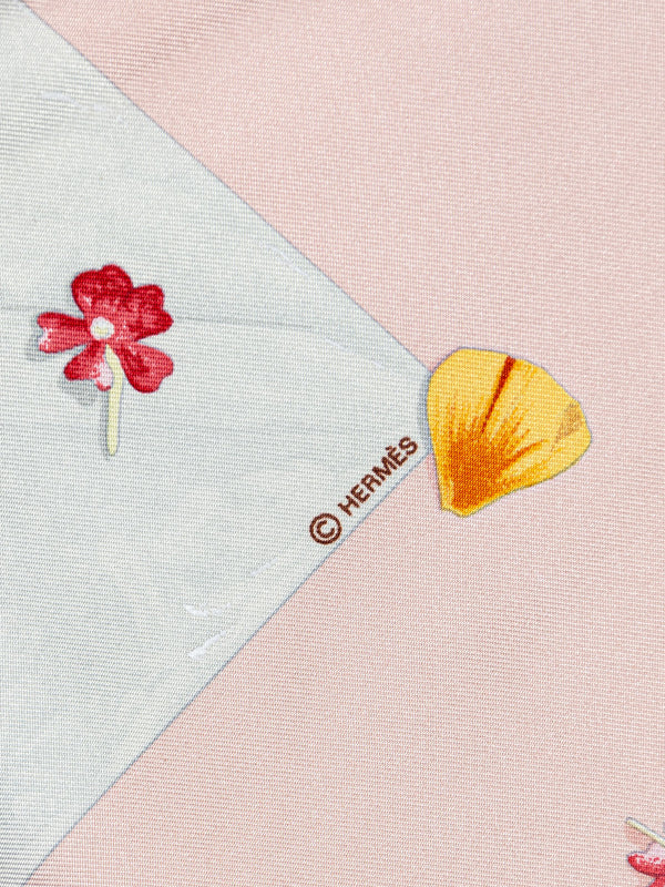 Hermès “Des Fleurs Pour Le Dire" Scarf 90