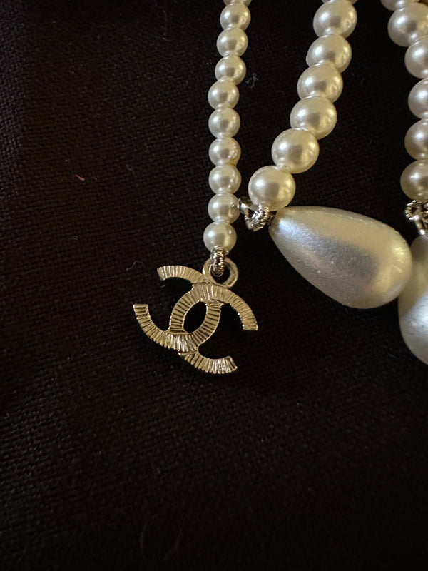 Chanel Faux Pearl & Strass Bow Brooch