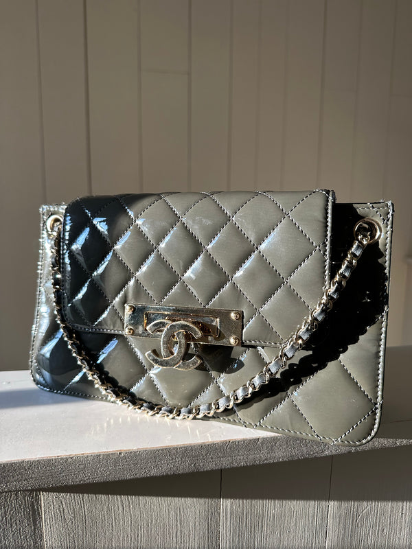 Chanel Golden Class Accordion Flap Bag Front in Sun