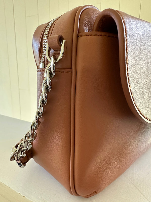 Tod’s Double T Crossbody Chain Detail