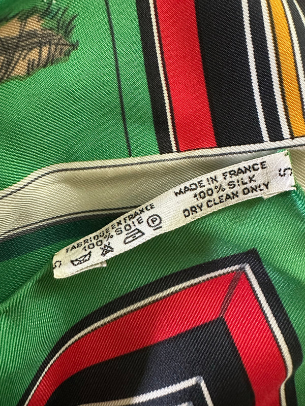 Hermès "Couvertures et Tenues De Jour" Scarf 90 tag