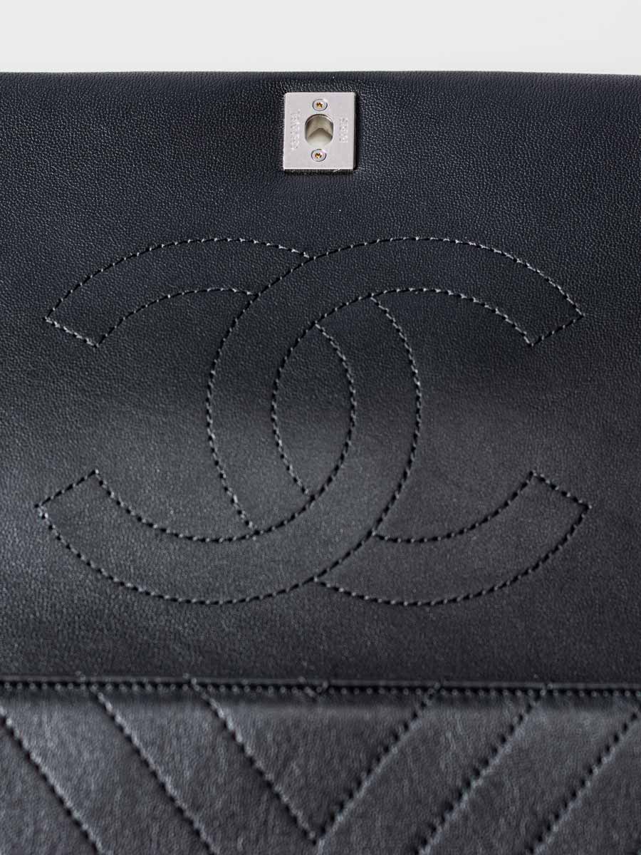 Chanel flap clutch deals
