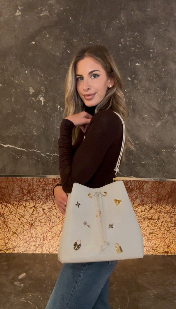 Louis Vuitton Epi Love Lock Néonoé